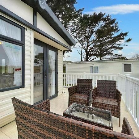 Pottsville Cabin - Short Walk To Praa Sands Beach Экстерьер фото