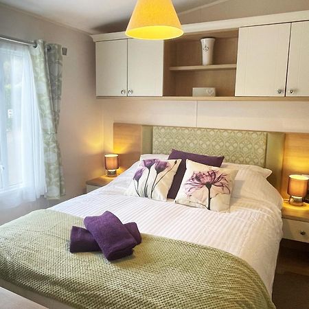 Pottsville Cabin - Short Walk To Praa Sands Beach Экстерьер фото
