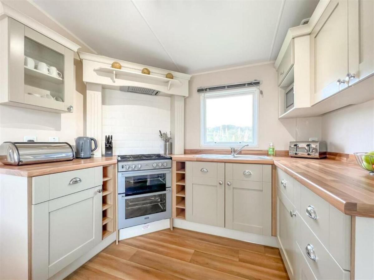 Pottsville Cabin - Short Walk To Praa Sands Beach Экстерьер фото